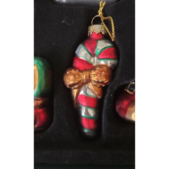 (8) Mikasa Holiday Hand Painted Blown Glass Christmas Ornaments In Green Crate - Picture 5 of 10